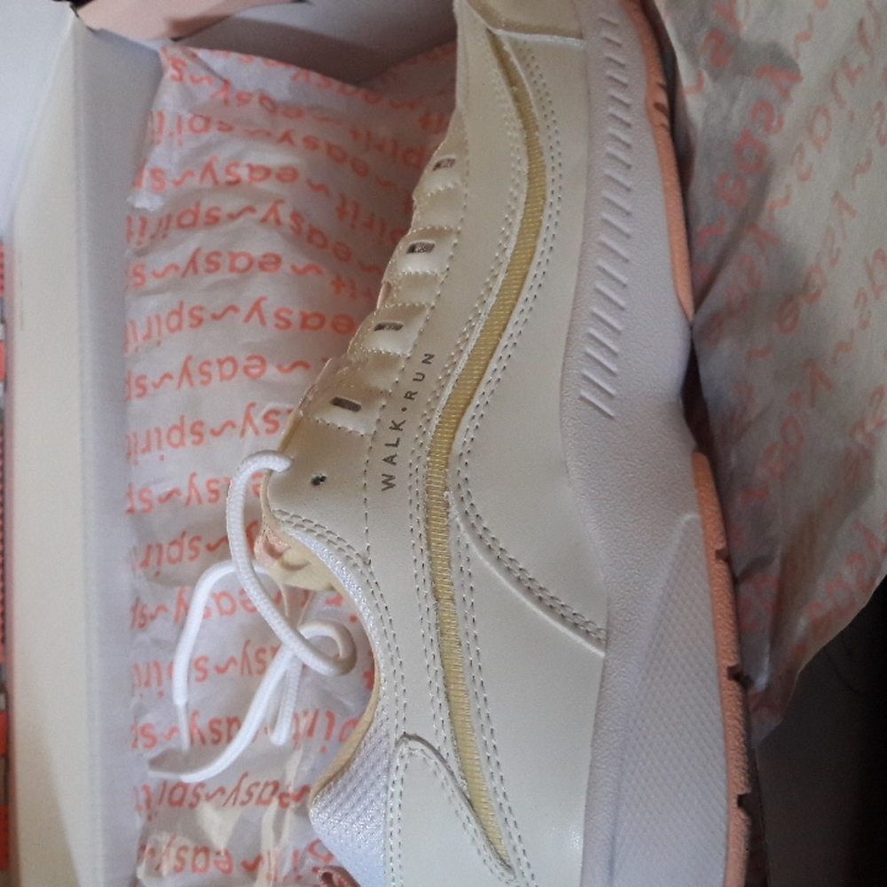 Easy spirit Romy25 womens 9 ivory 150